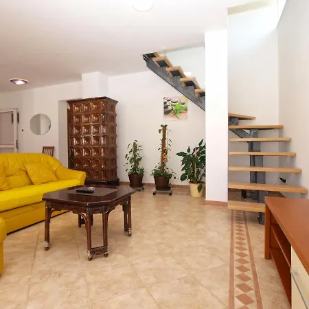 Nyaraló House Surida 1678 *