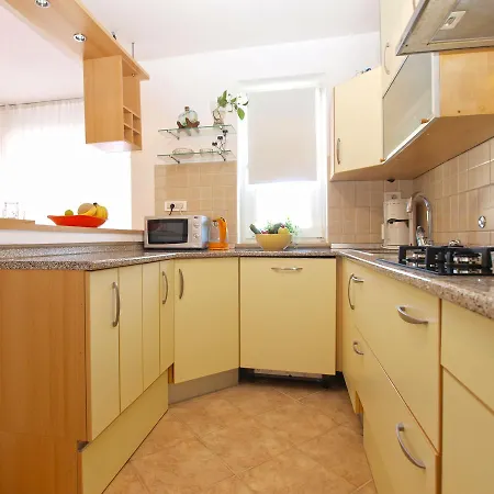 Nyaraló House Surida 1678 *