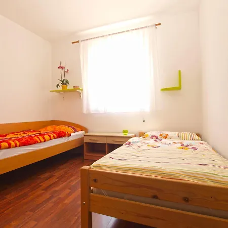 House Surida 1678 Nyaraló Póla