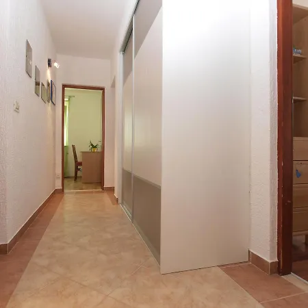 House Surida 1678 Holiday home