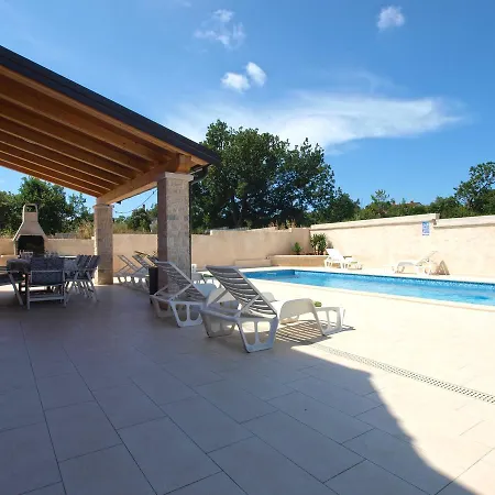 House Surida 1678 Holiday home *