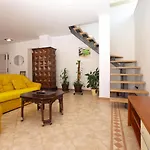 בית נופש House Surida 1678 *
