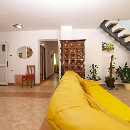 House Surida 1678 בית נופש *